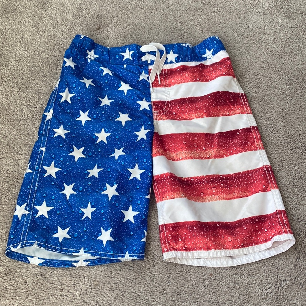 Old navy boys swim trunks size medium (8) American flag